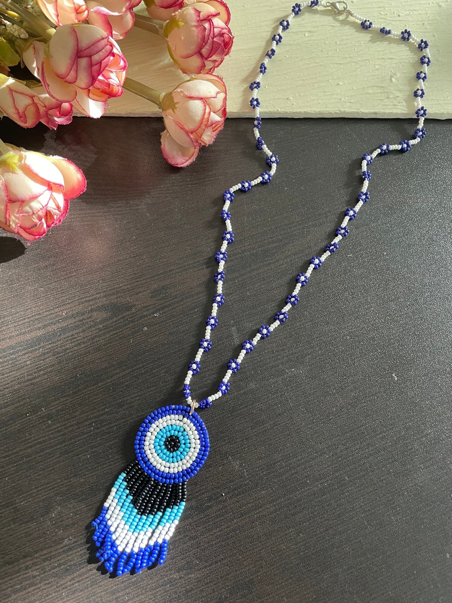 Set of nazarbattu earrings and necklace - Kalakari