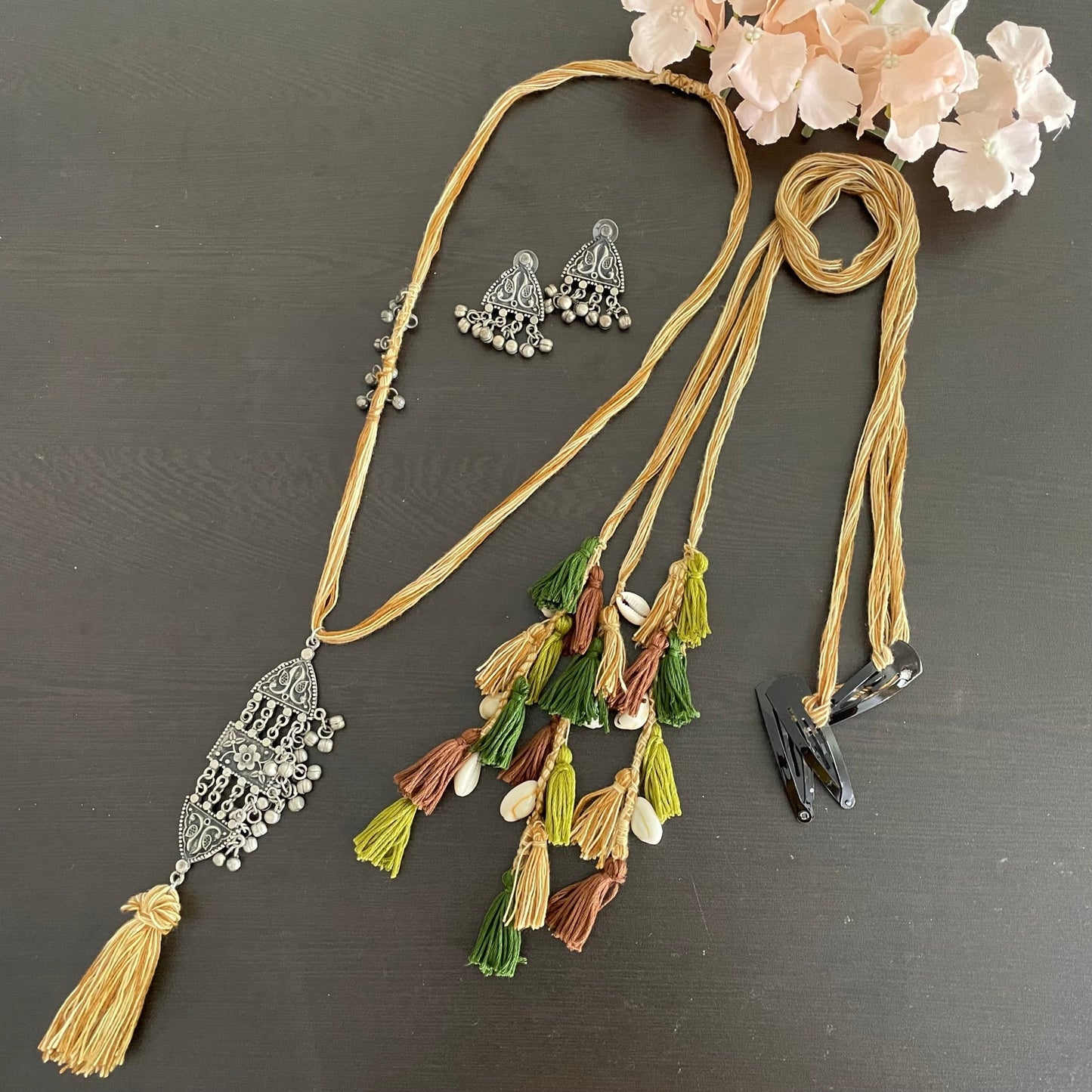Set of parandi and necklace set - Kalakari