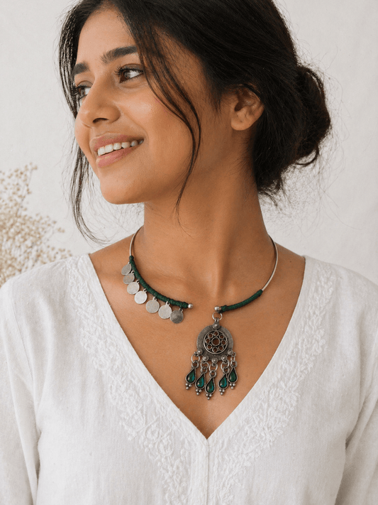 Silver pendant hasli with coin details - Kalakari