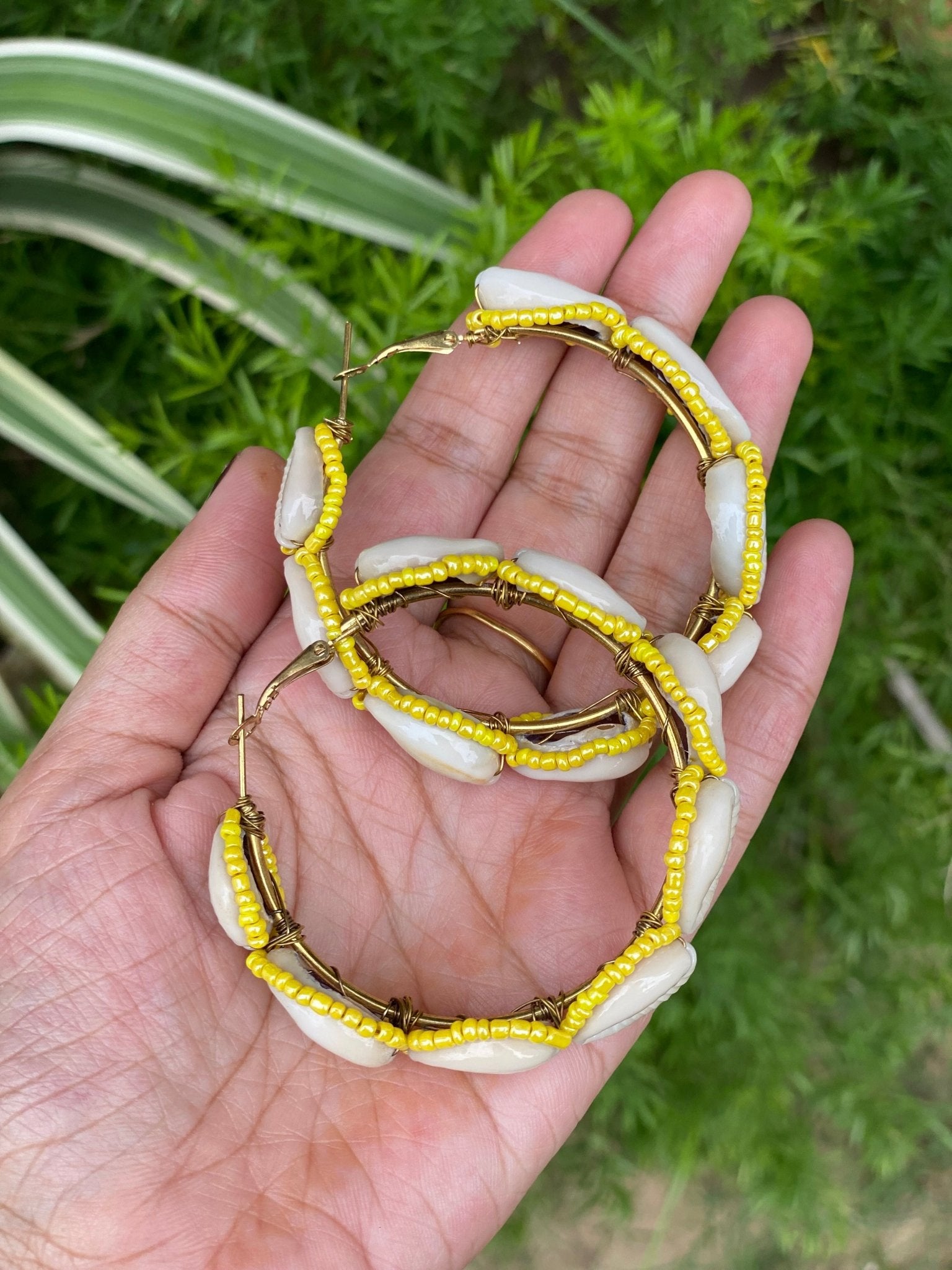 Yellow beaded shell earrings - Kalakari